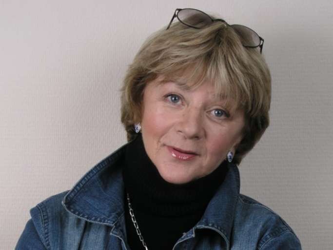 Алла Сурикова