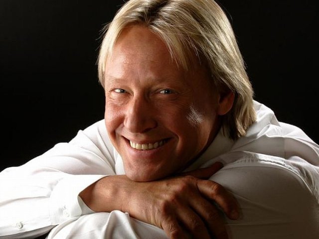 Дмитрий Харатьян