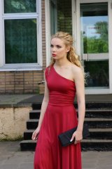 Королева при исполнении